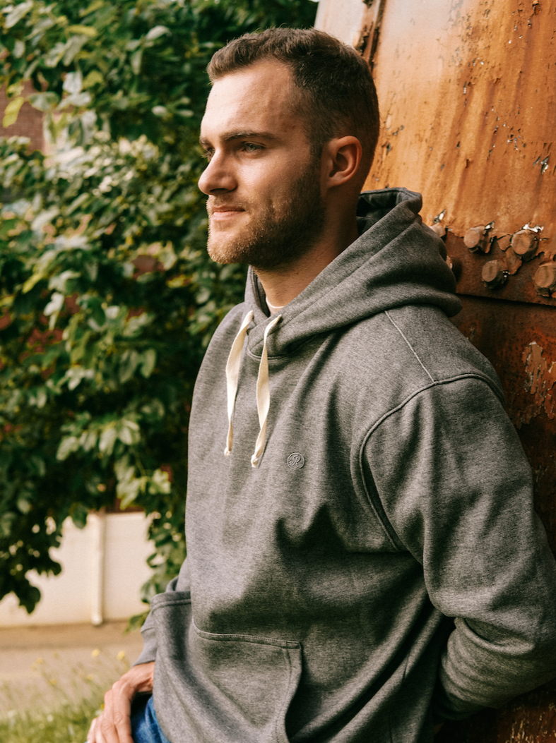 Ñaño Hoodie in Charcoal