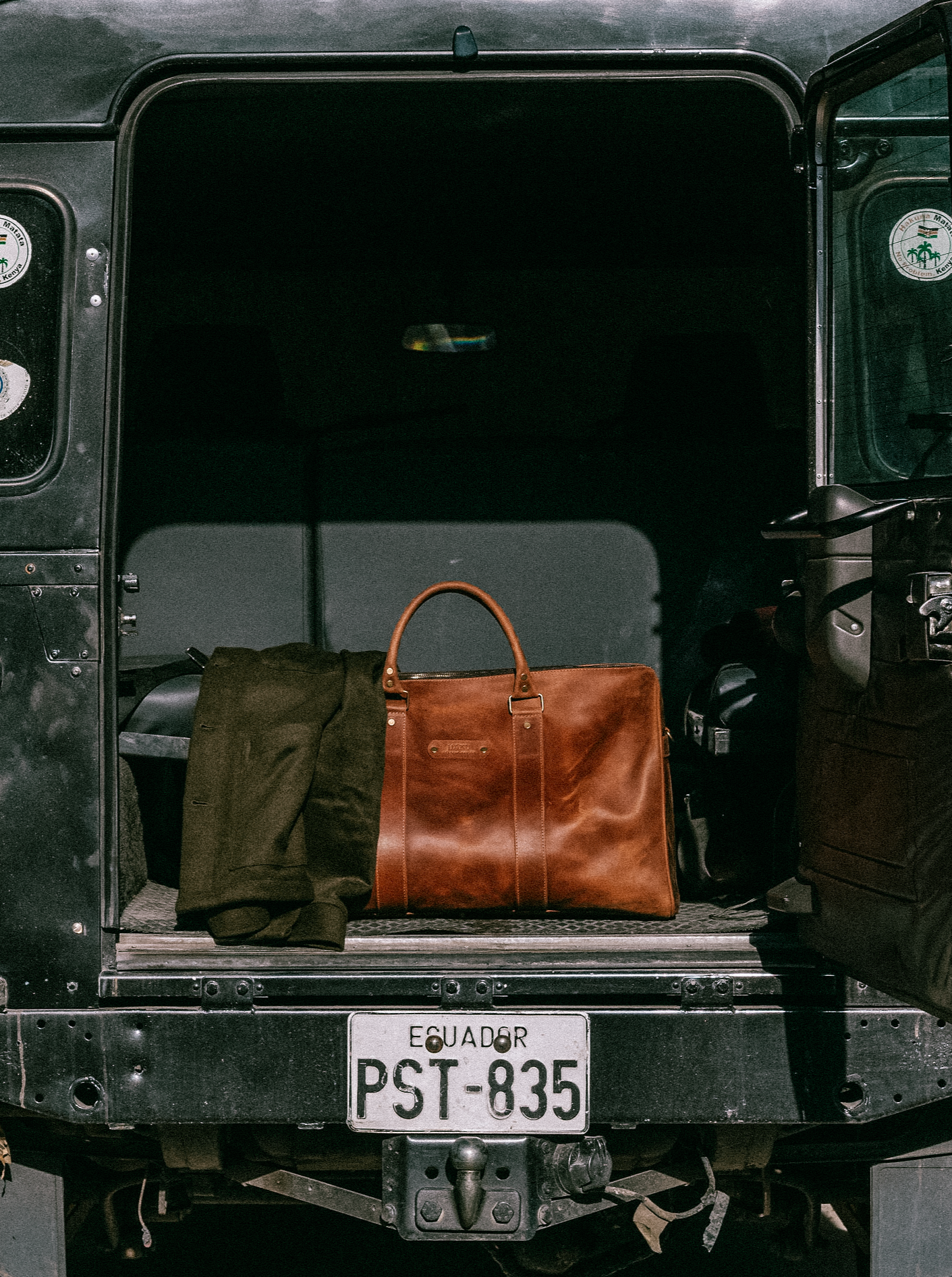 Weekender Leather Bag in Cafe