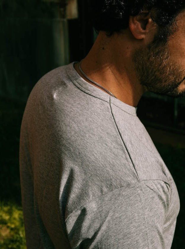 Taita Tee in Gray
